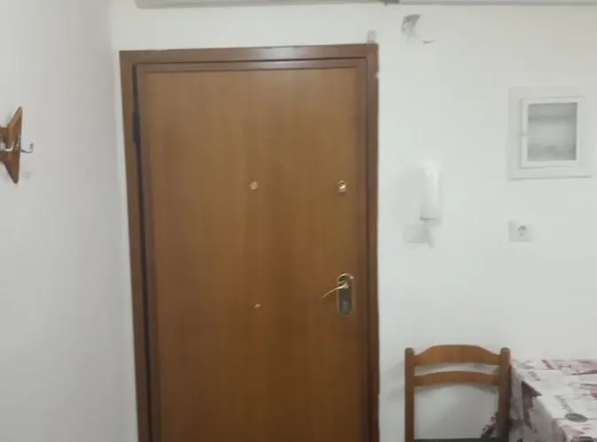 Kosta's 2 דירה